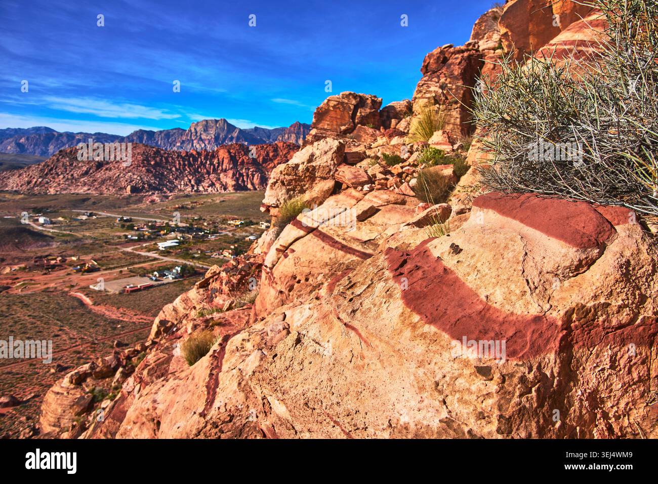Formazioni rocciose rosse e Valle del deserto a Kraft Mountain Nevada Landscape Foto Stock