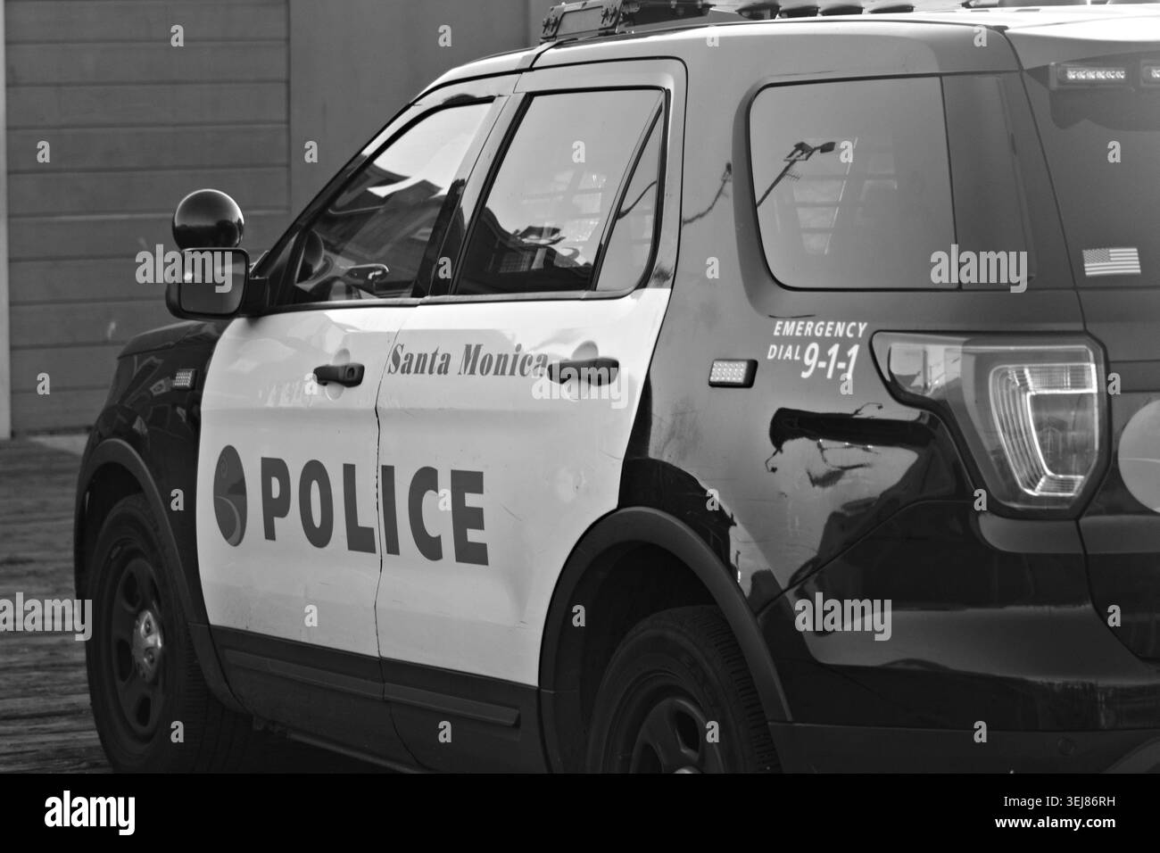 Veicolo della polizia di Santa Monica parcheggiato durante la serata Light California Foto Stock
