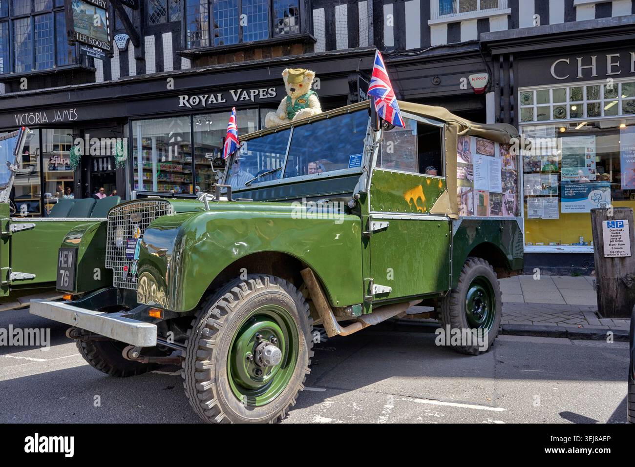 Land Rover 80' 1950 veicolo utilitario fuoristrada inglese in mostra al festival automobilistico di Stratford Upon Avon 2026 Foto Stock