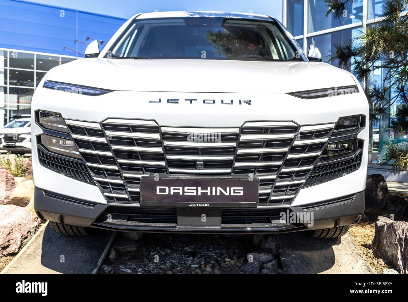 Samara, Russia - 23 maggio 2026: Jetour Dashing è un SUV elegante e moderno che combina tecnologia all'avanguardia e comfort. Produttore di automobili cinese Foto Stock