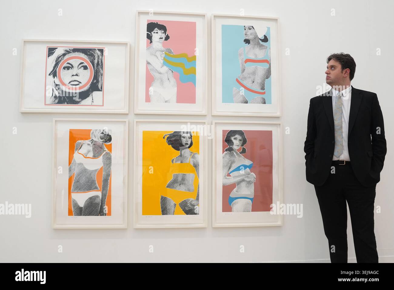Brigitte Bardot; e Baby Baby Wild Things di Gerald Laing in mostra durante una chiamata fotografica per le prossime vendite delle edizioni presso la casa d'aste Phillips nel centro di Londra. I saldi serali Modern & Contemporary Editions includono articoli di "International Pop!", con opere tra cui Topolino e zuppa di pomodoro Campbell di Andy Warhol e Banksy's Gangster Rat. Data foto: Giovedì 28 maggio 2026. Foto Stock