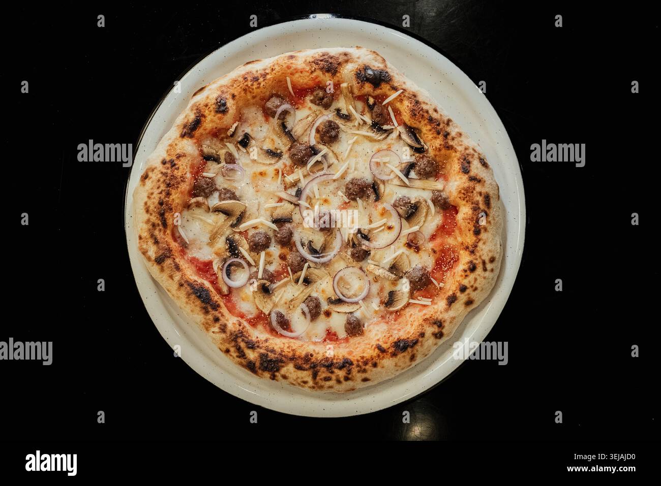 Processo di preparazione e cottura della pizza Foto Stock