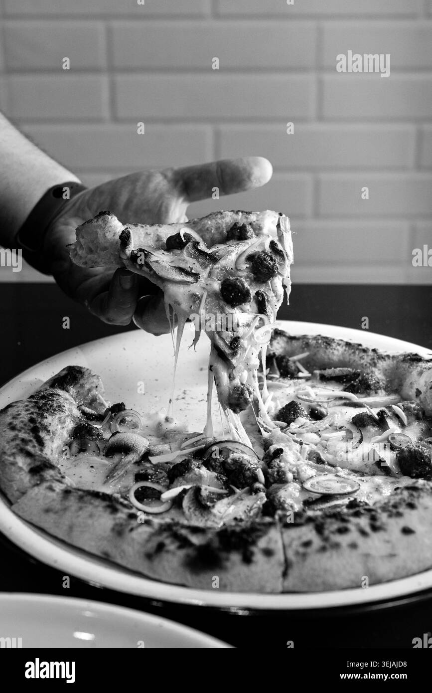 processo di preparazione e cottura della pizza Foto Stock