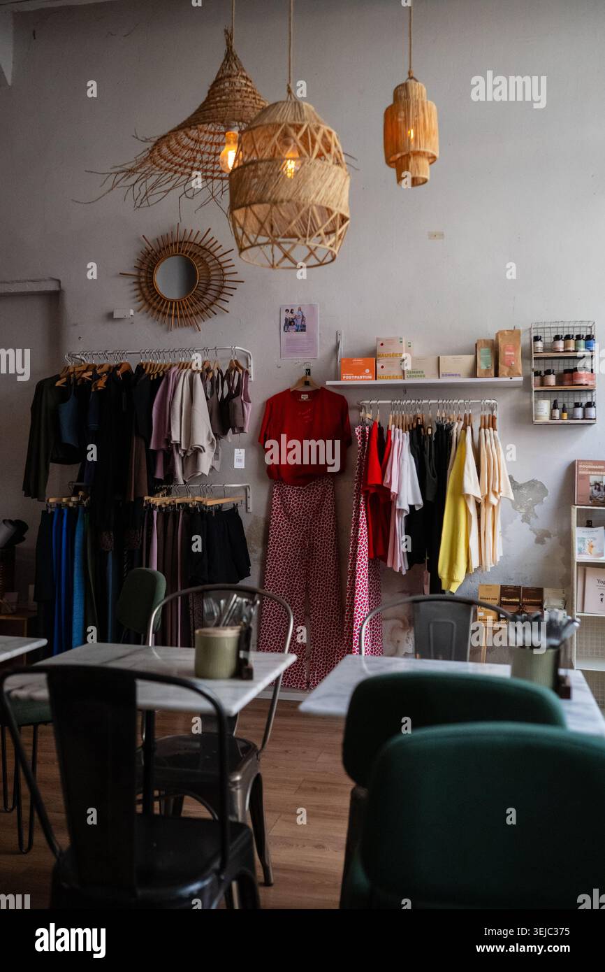 Interno del caffè Joy HealthyFood a Montpellier, Francia Foto Stock
