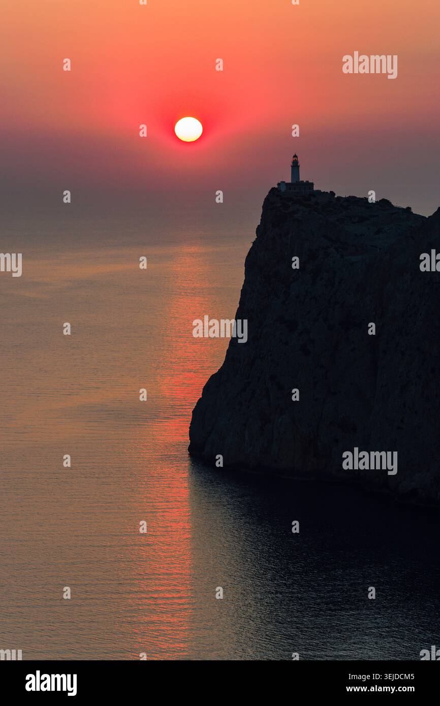 Faro de Formentor,proyectado por Emili Pou en 1927, cabo de Formentor, Pollença,Mallorca, Islas Baleares, Spagna, Europa Foto Stock