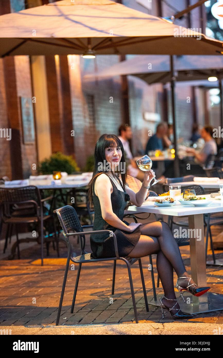 Una bella donna asiatica di 36 anni Foto Stock