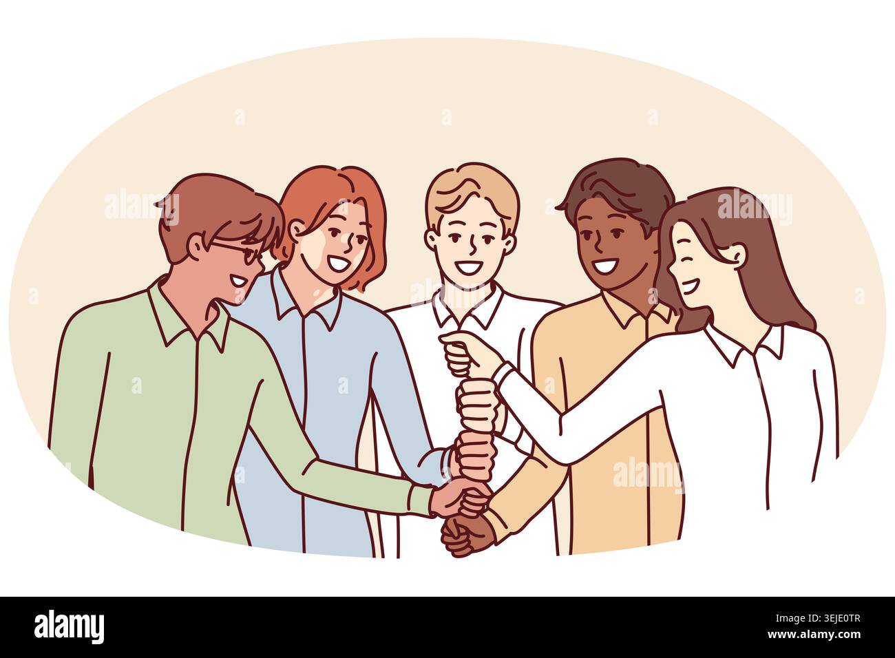 Felice e diversificato team di dipendenti che festeggia il successo toccando con pugni al centro Foto Stock