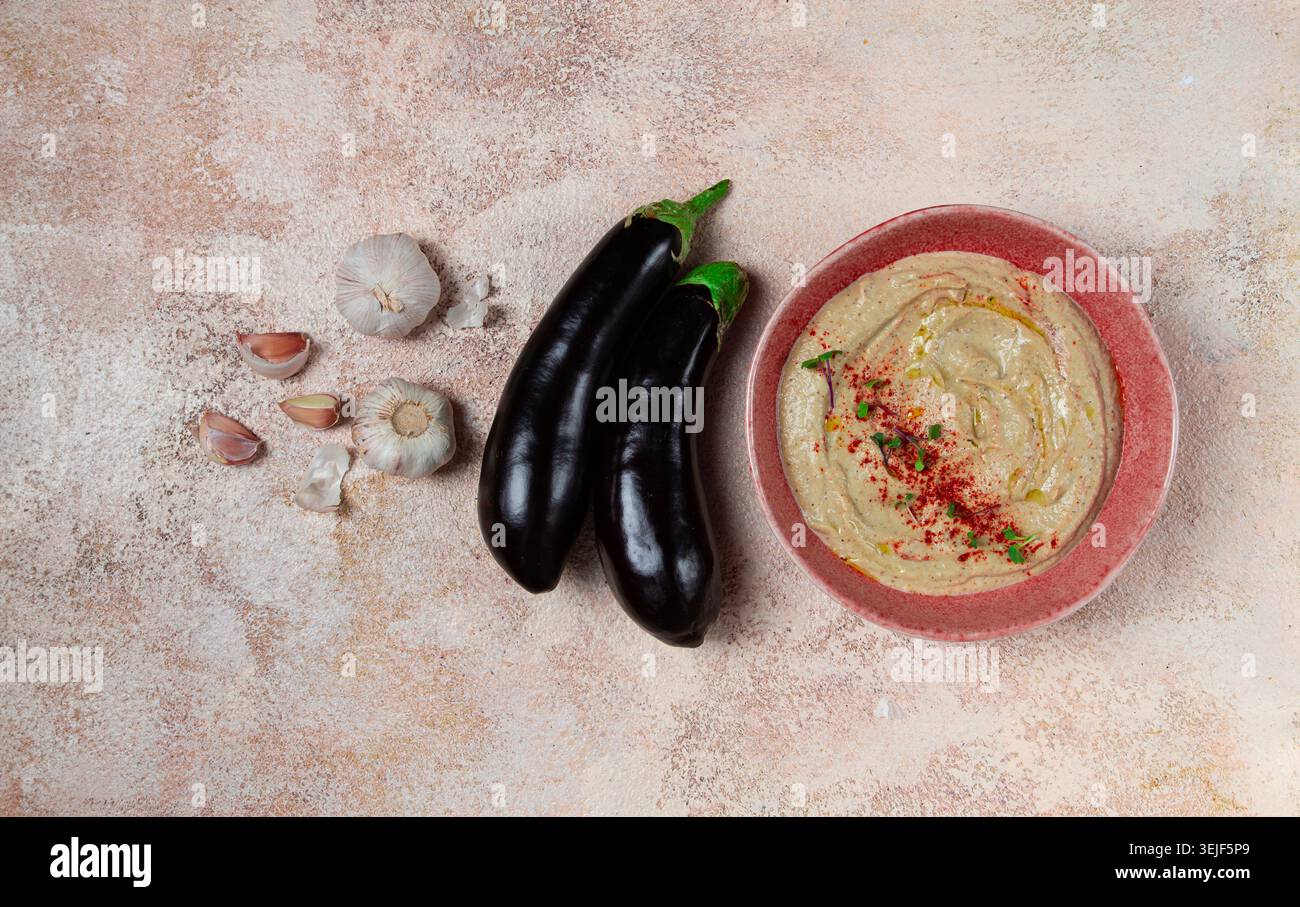 Babaganoush, antipasto di melanzane, cucina tradizionale libanese, fatto in casa, senza persone, Foto Stock