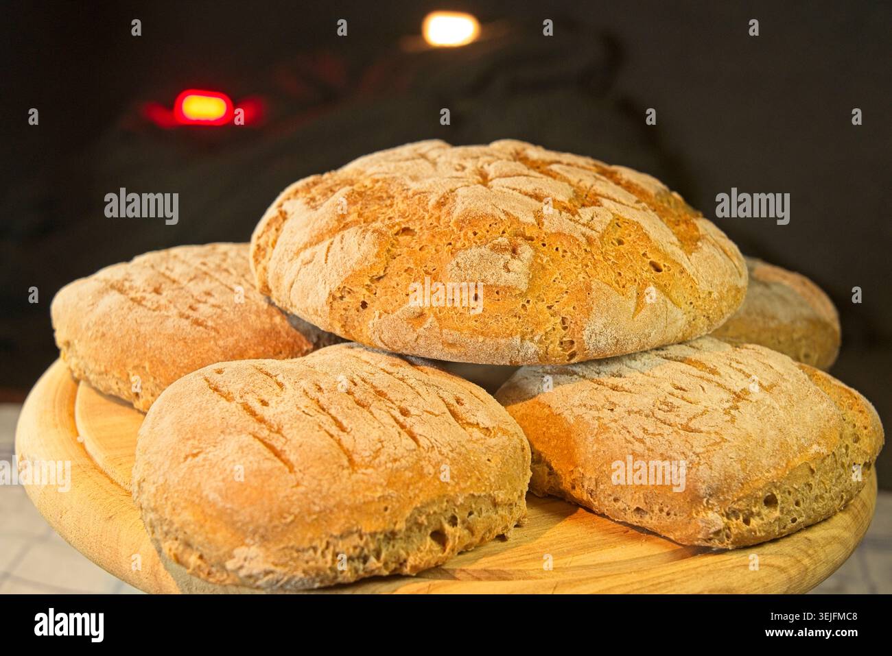 Rotoli di farro e rotoli di grano intero, privi di additivi chimici Foto Stock