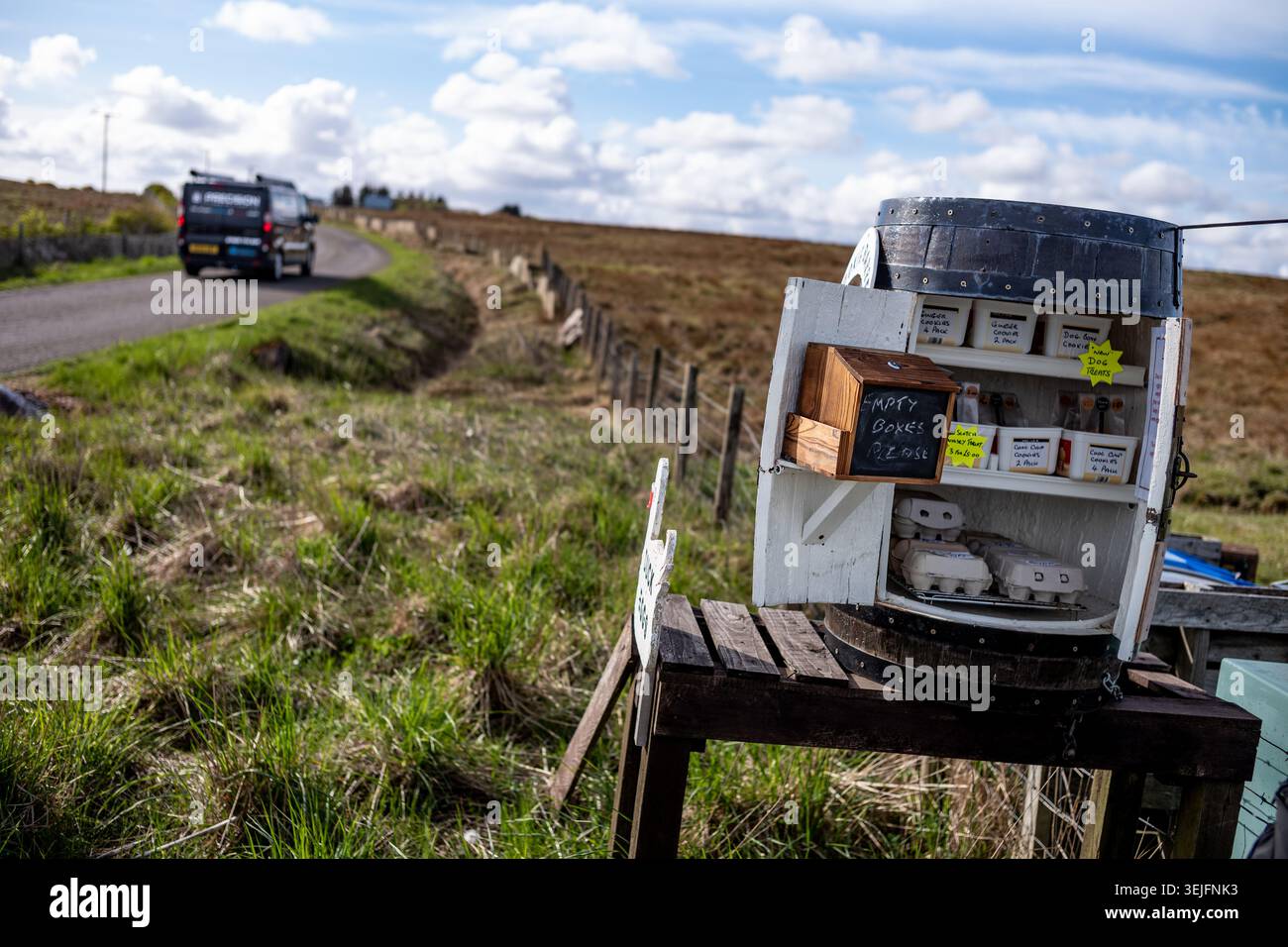 Honesty Shop, il Cookie Barrel sulla B870 vicino Thurso, Scozia Foto Stock