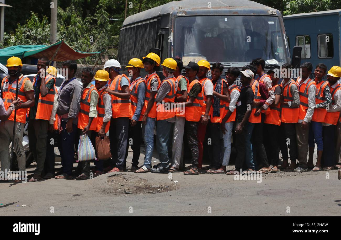 Mumbai-India-29 maggio 2026: Lavoratori a Mumbai Maharashtra India Foto Stock