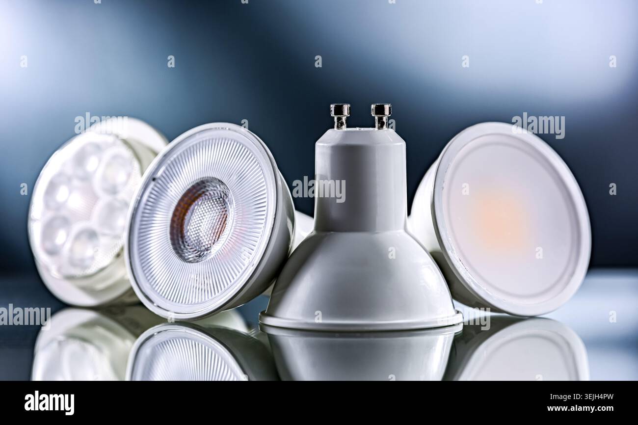 Lampadine a LED GU10 con base standard "twist-and-lock". Foto Stock