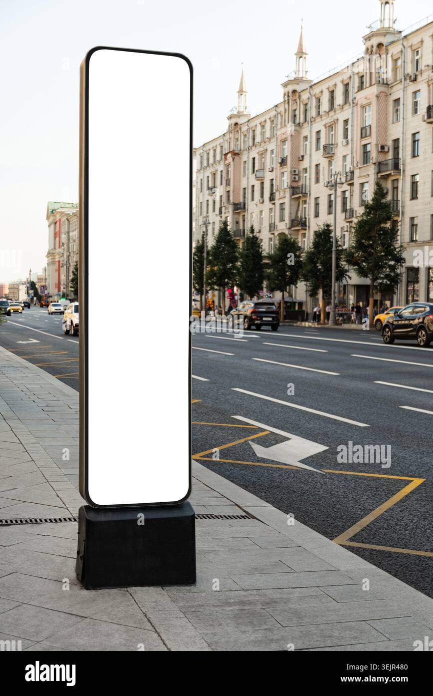 Tabellone Urban vuoto su City Street Foto Stock