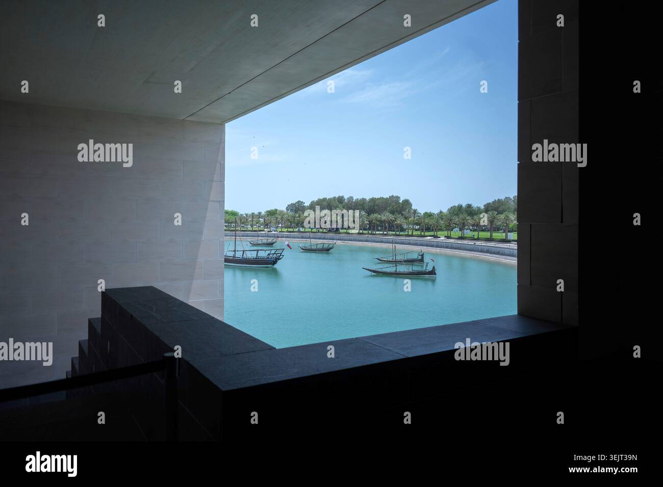 Doha, Qatar - 10 marzo 2026: Interni di un moderno punto di riferimento culturale Museo di arte islamica Doha Qatar Foto Stock