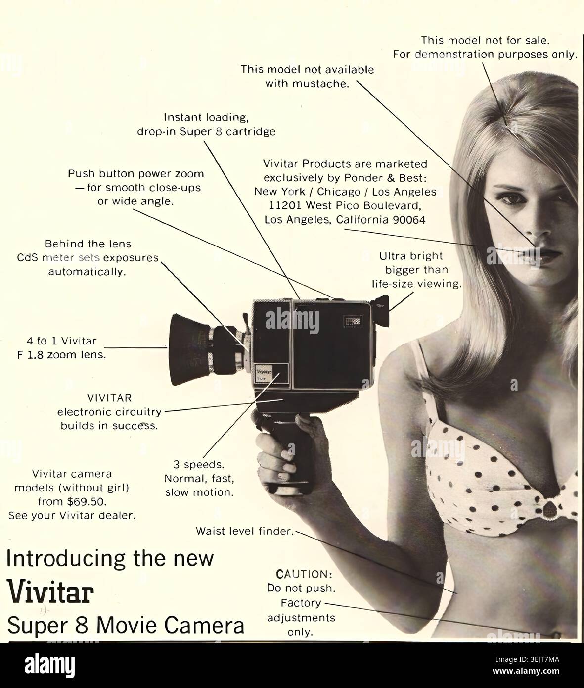1967 Vivitar Super 8 Movie camera Advertisement Playboy maggio 1967 - pubblicità per la stampa americana d'epoca Foto Stock