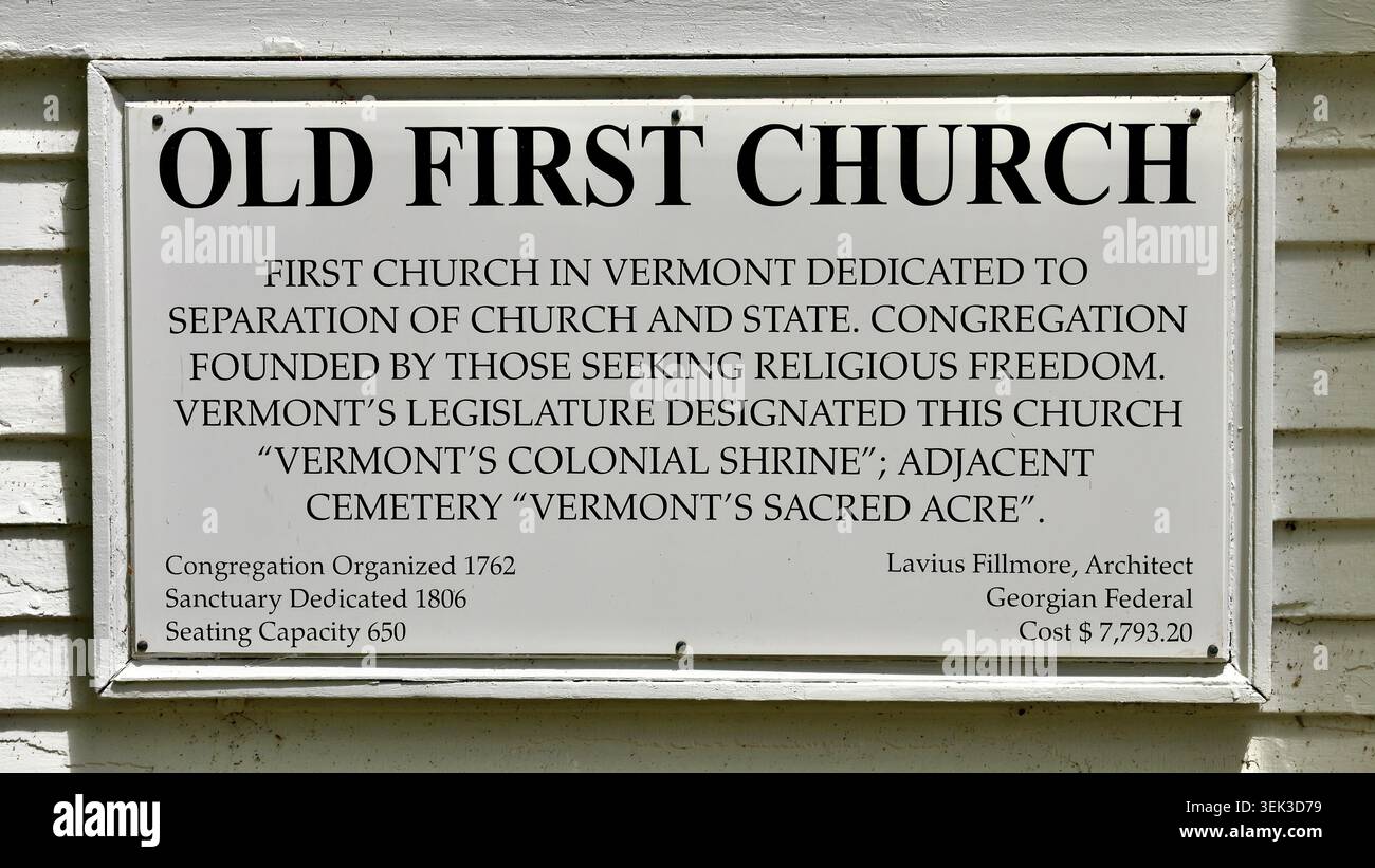 Esterni della Old First Church, la prima chiesa congregazionale e cimitero a Bennington, Vermont. Foto Stock