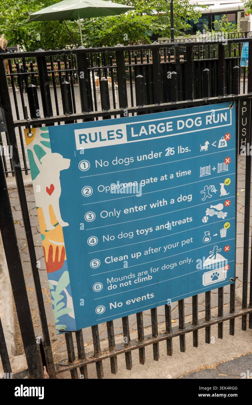 Jemmys Dog Run è un grande parco giochi per cani situato a Madison Square Park, New York City, 2026, Stati Uniti Foto Stock