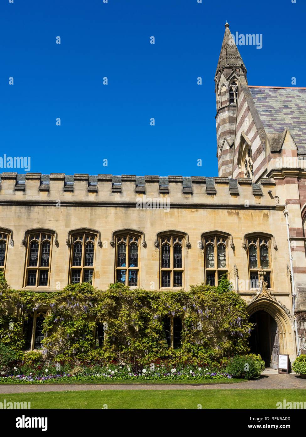 Quad anteriore con giardini, Balliol College, Oxford, Inghilterra, Regno Unito. Foto Stock