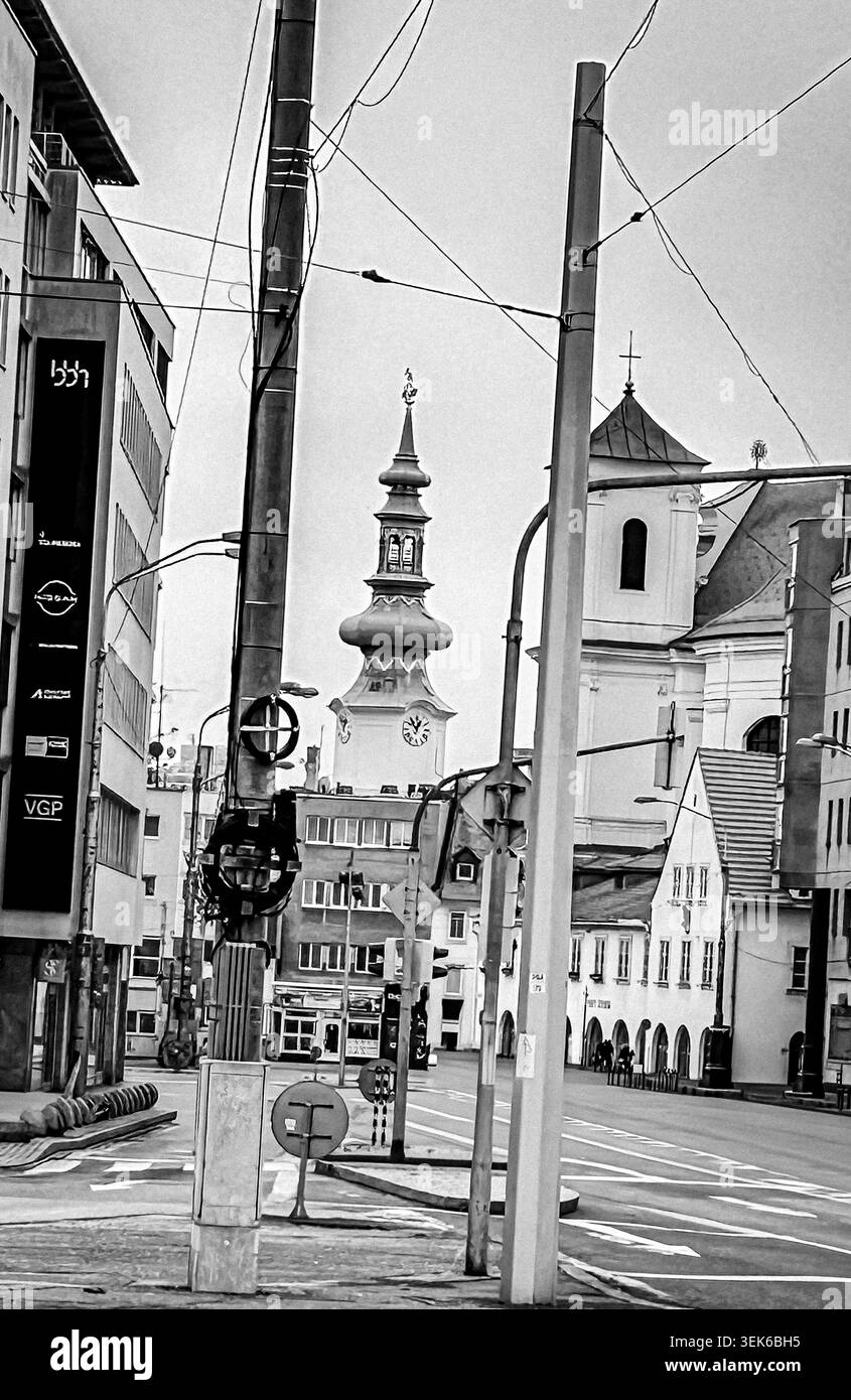 Una scena a Bratislava realizzata nello stile di Viliam Malik, un famoso fotografo del dopoguerra a Bratislava - Immagine stock catturata con smartphone