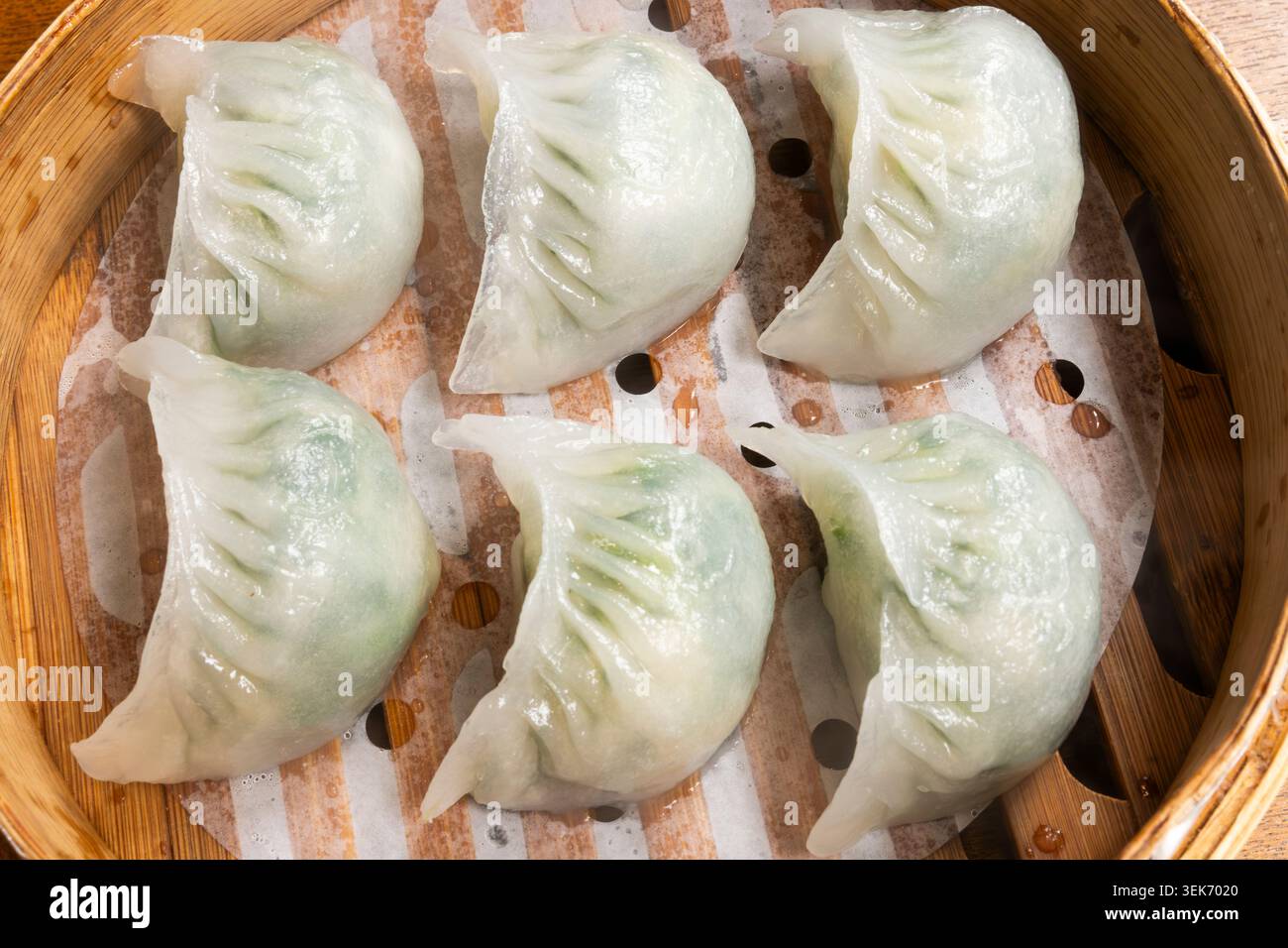 Gnocchi coreani al vapore ripieni di maiale e verdure Foto Stock