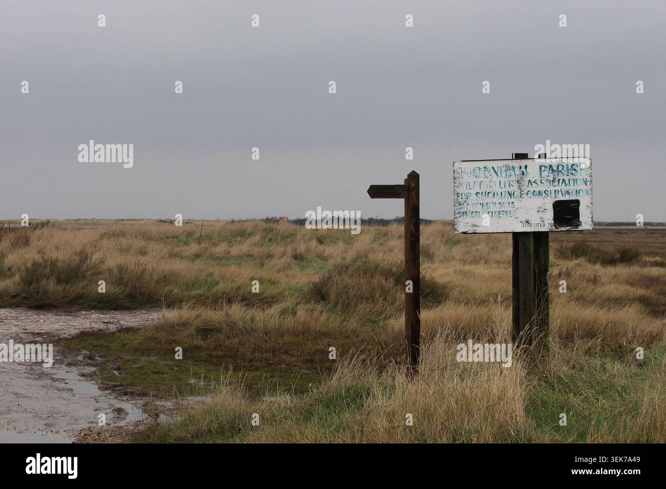 Thornham Parish Wildfowlers Association insegna a Thornham Barn, Thornham, Norfolk. REGNO UNITO. Foto Stock
