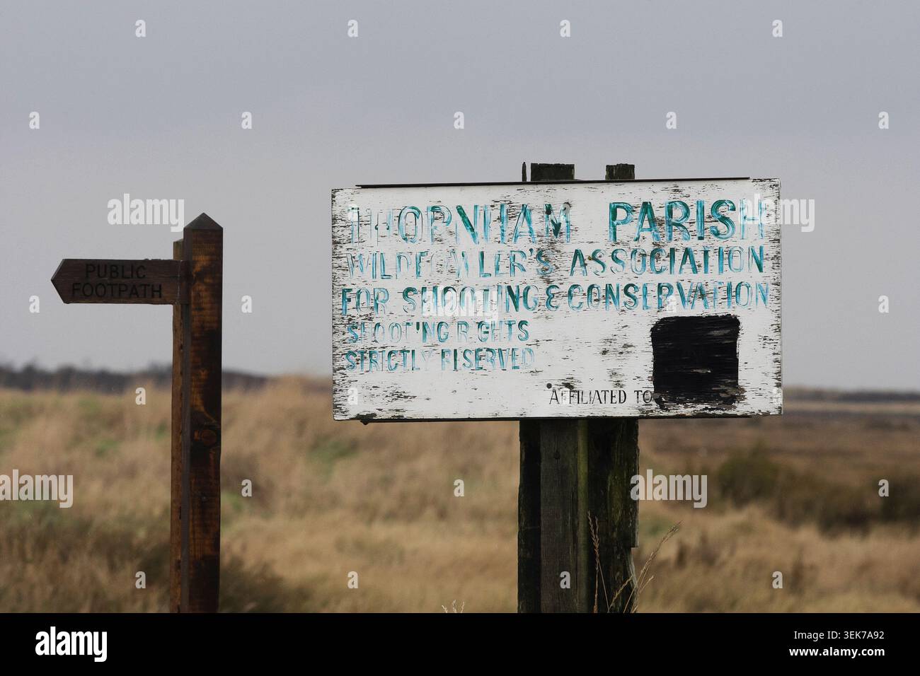 Thornham Parish Wildfowlers Association insegna a Thornham Barn, Thornham, Norfolk. REGNO UNITO. Foto Stock