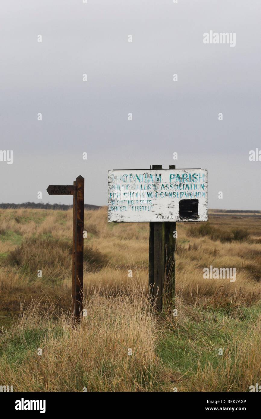 Thornham Parish Wildfowlers Association insegna a Thornham Barn, Thornham, Norfolk. REGNO UNITO. Foto Stock