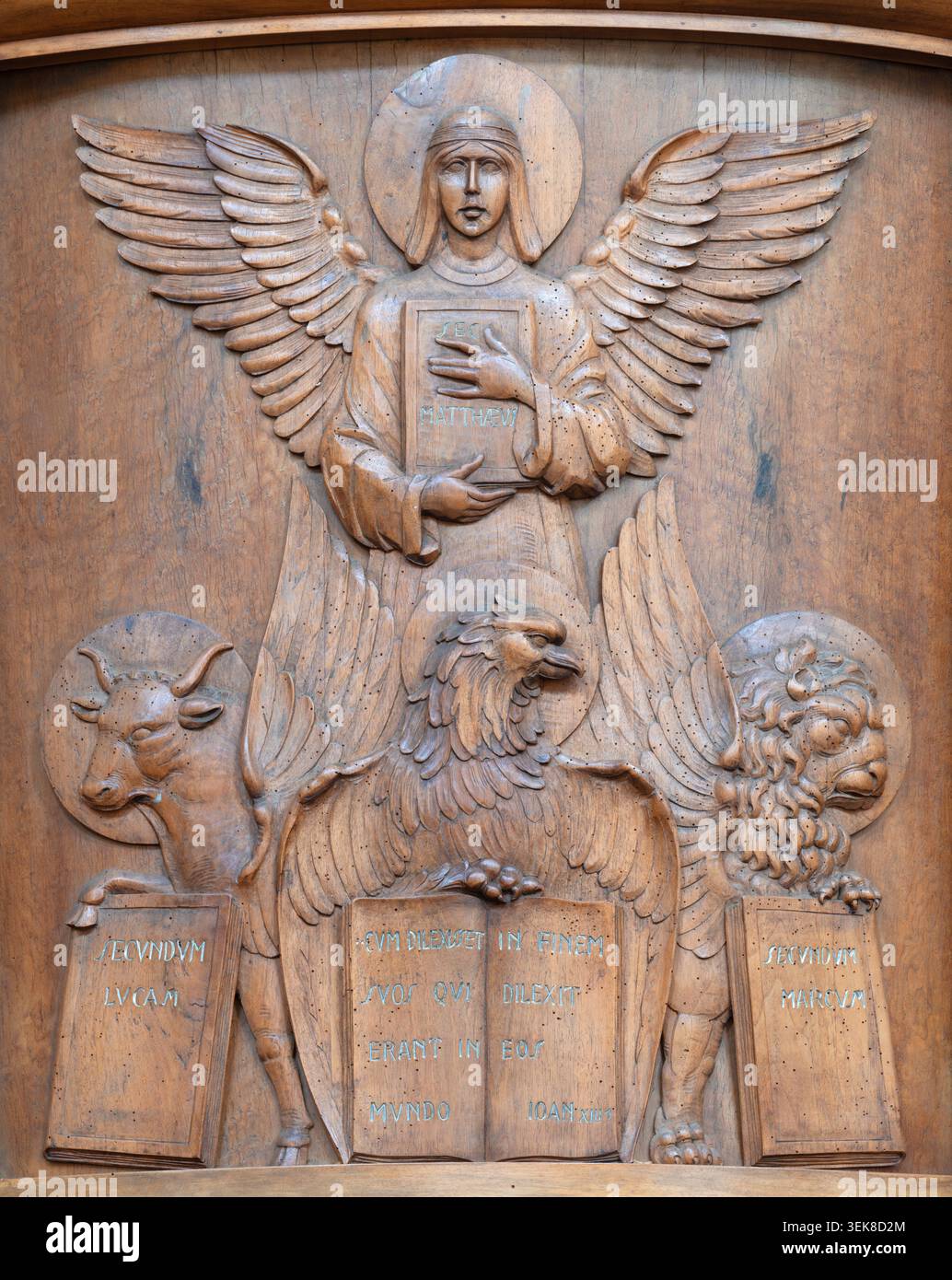 BERGAMO, ITALIA - 18 MARZO 2026: Il bassorilievo in legno scolpito di quattro evangelisti nella chiesa di San Leonardo di un artista sconosciuto. Foto Stock