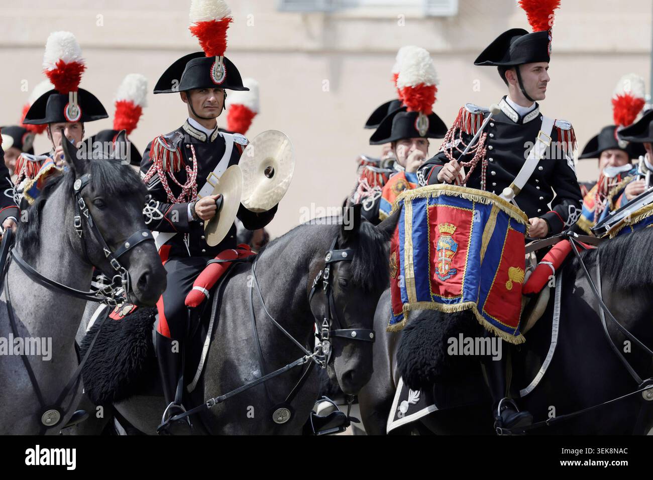 Roma, Italia. 1 giugno 2026. Cambio della guardia in forma solenne al Quirinale - Lunedì 1 giugno 2026 - (foto di Cecilia Fabiano/ credito: LaPresse/Alamy Live News Foto Stock