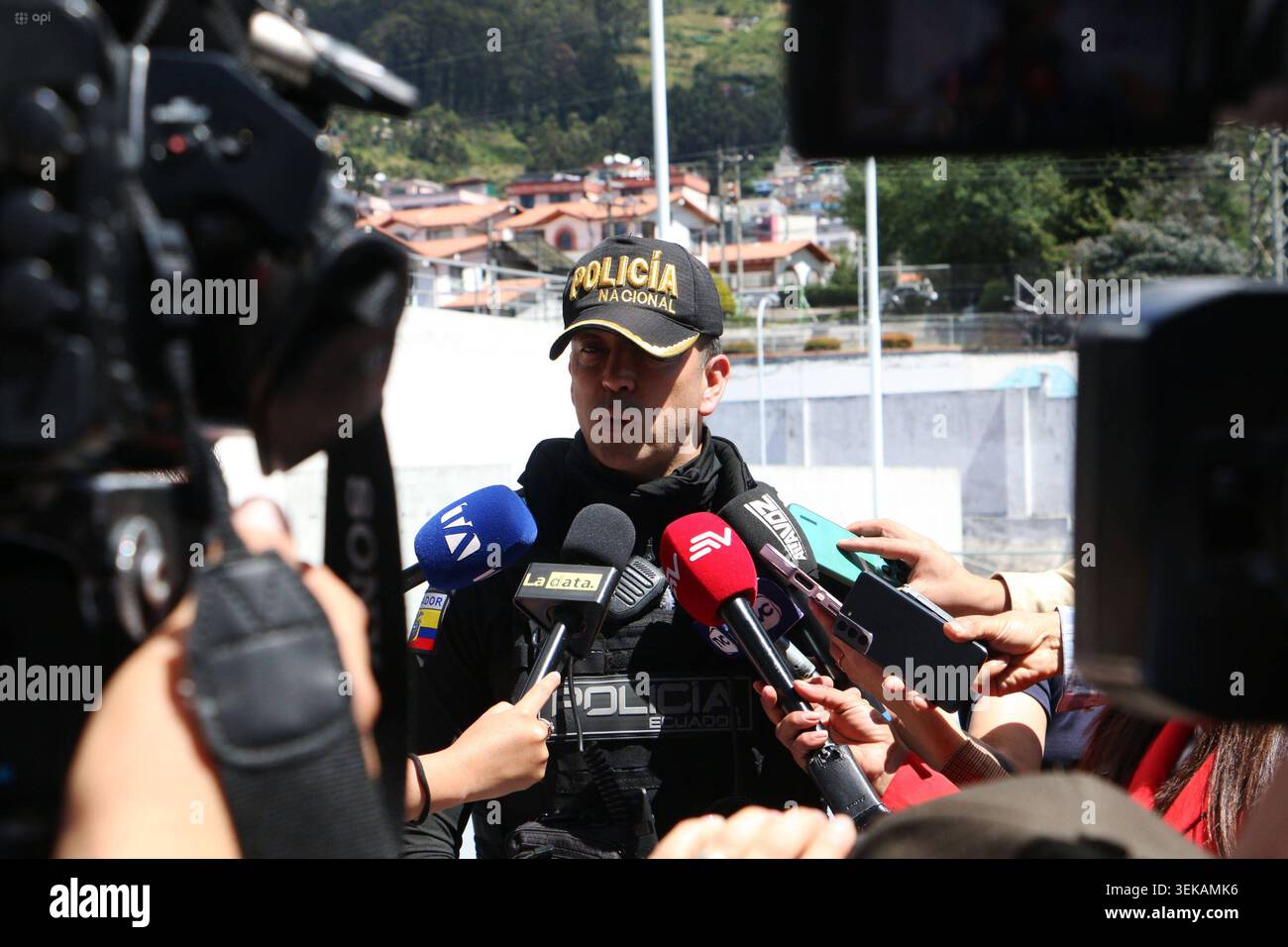 CASO TUTI Quito, lunedì 1 giugno 2026 il maggiore della polizia Jorge Pastor, capo delle operazioni motorizzate del distretto Eugenio Espejo, parla del caso di rapina e omicidio della catena di supermercati Tuti, nel settore di Ave El Inca Photos API Rolando Enriquez Quito Pichincha Ecuador CLJ CASOTUTI dcf5a9bdd196dda38f8e6b4ff58xLAND8xLANDISTUTI D8xE52 Copyright Foto Stock