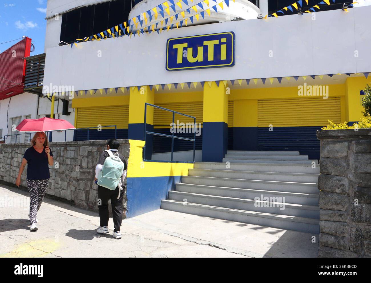 CASO TUTI Quito, lunedì 1 giugno 2026 il maggiore della polizia Jorge Pastor, capo delle operazioni motorizzate del distretto Eugenio Espejo, parla del caso di rapina e omicidio della catena di supermercati Tuti, nel settore di Ave El Inca Photos API Rolando Enriquez Quito Pichincha Ecuador CLJ CASOTUTI 1b882a216b4cd6ec7544 Foto Stock