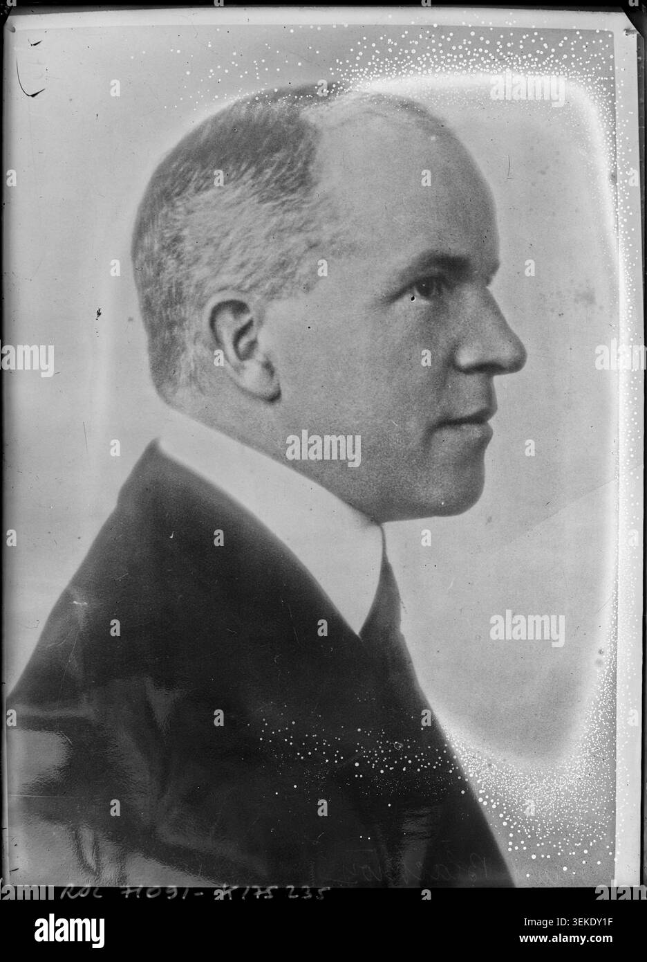 J. Stuart Blackton appare in una fotografia di stampa nel 1922 in Francia, ritraendo il regista e la figura pubblica durante il periodo tra le due guerre in un ritratto formale. Foto Stock