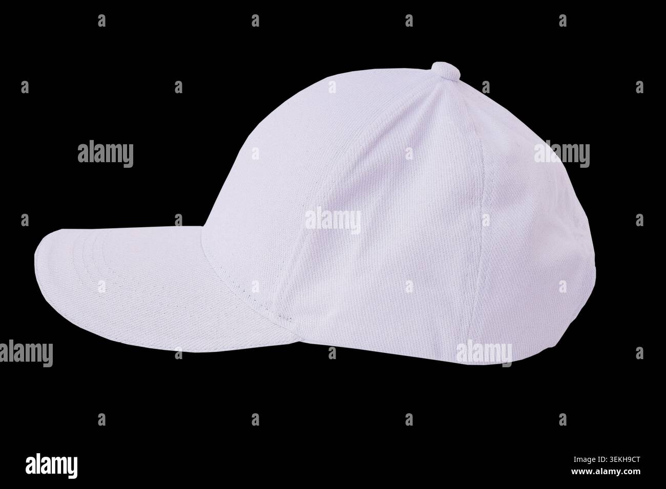 Cappellino da baseball classico in cotone bianco: Cappello senza marchio in twill vuoto con isolamento su sfondo nero. Foto Stock