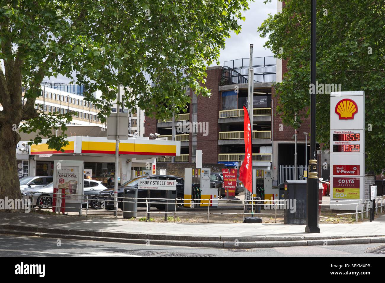 Prezzi del carburante alti in una stazione di servizio a Londra Foto Stock