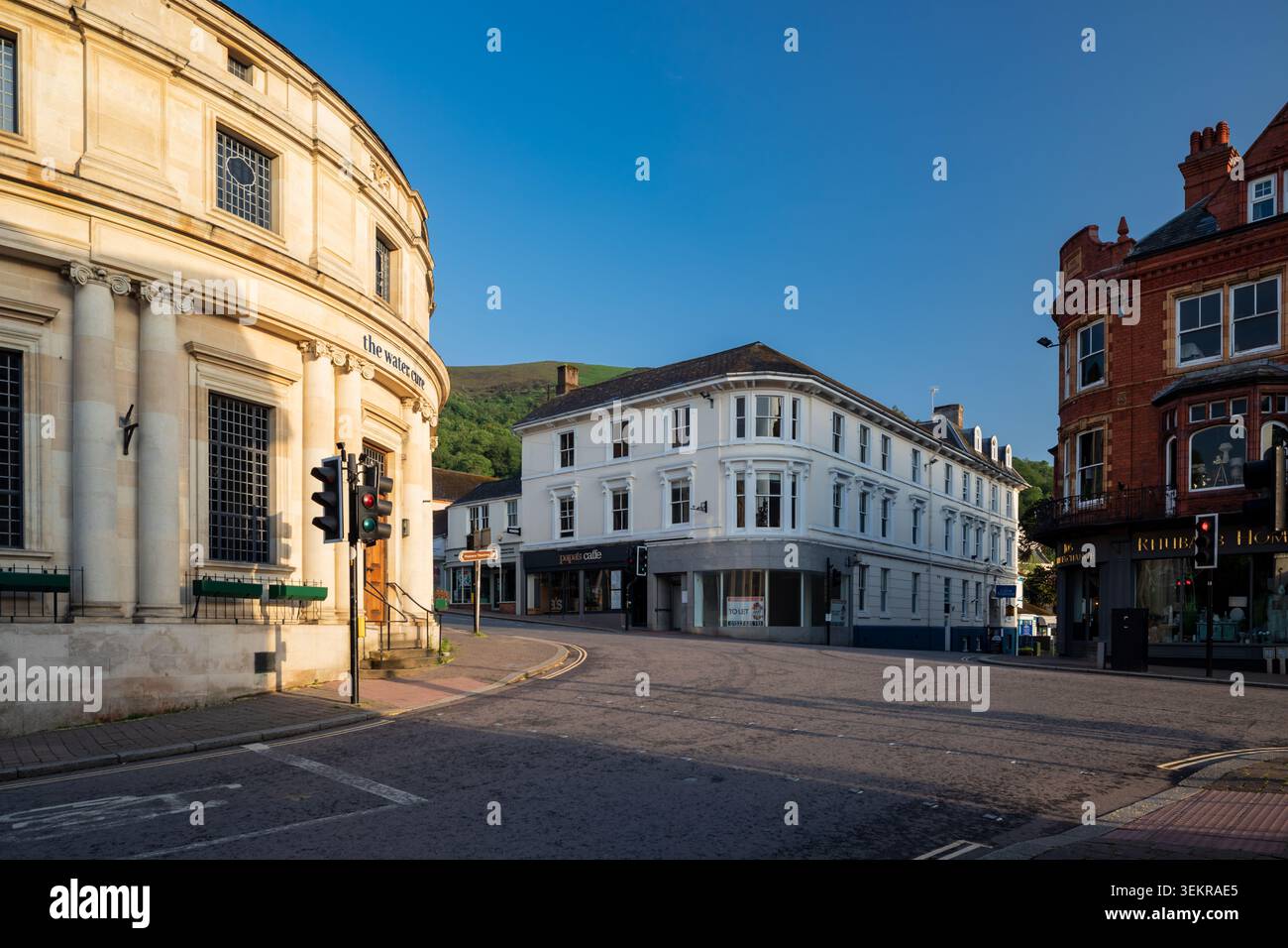 Mattina di primavera nel centro città di Great Malvern. Foto Stock