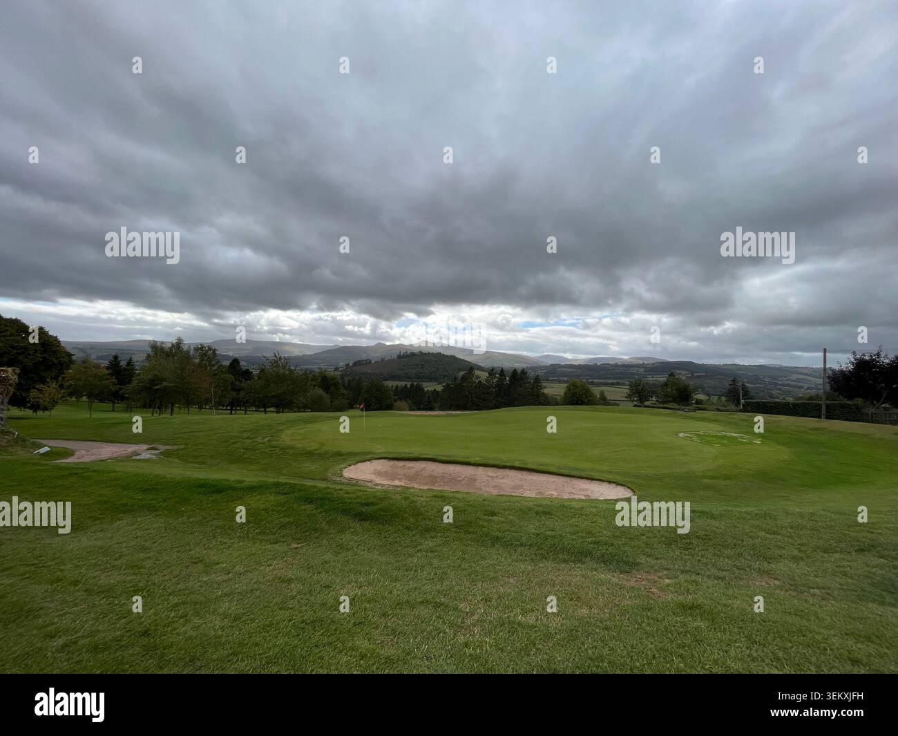 Bellissime scene sul green al Cradle Golf Club di Powys, Galles - Immagine stock catturata con smartphone