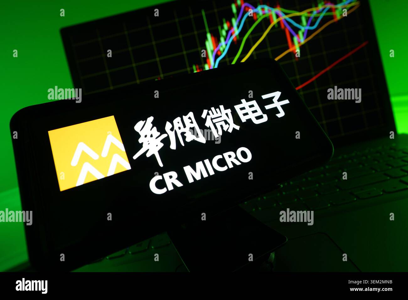 CR Micro China Resources Microelectronics leader cinese nella fonderia di semiconduttori specializzata in circuiti integrati analogici e di potenza su pH mobile Foto Stock