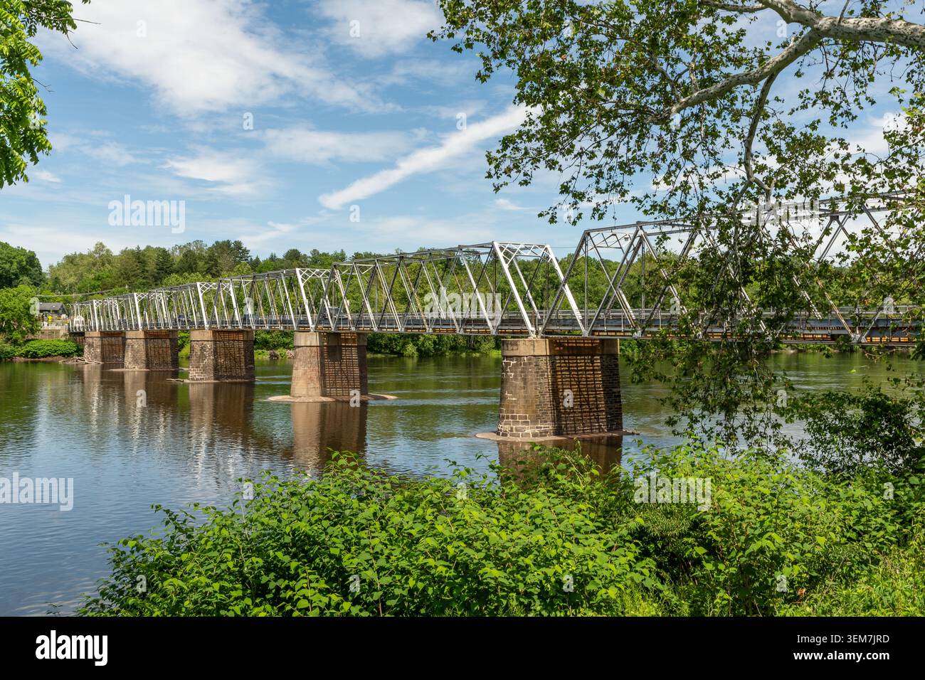 Washington Crossing Bridge che attraversa il fiume Delaware tra la Pennsylvania e il New Jersey, visto dal lato della Pennsylvania. Foto Stock