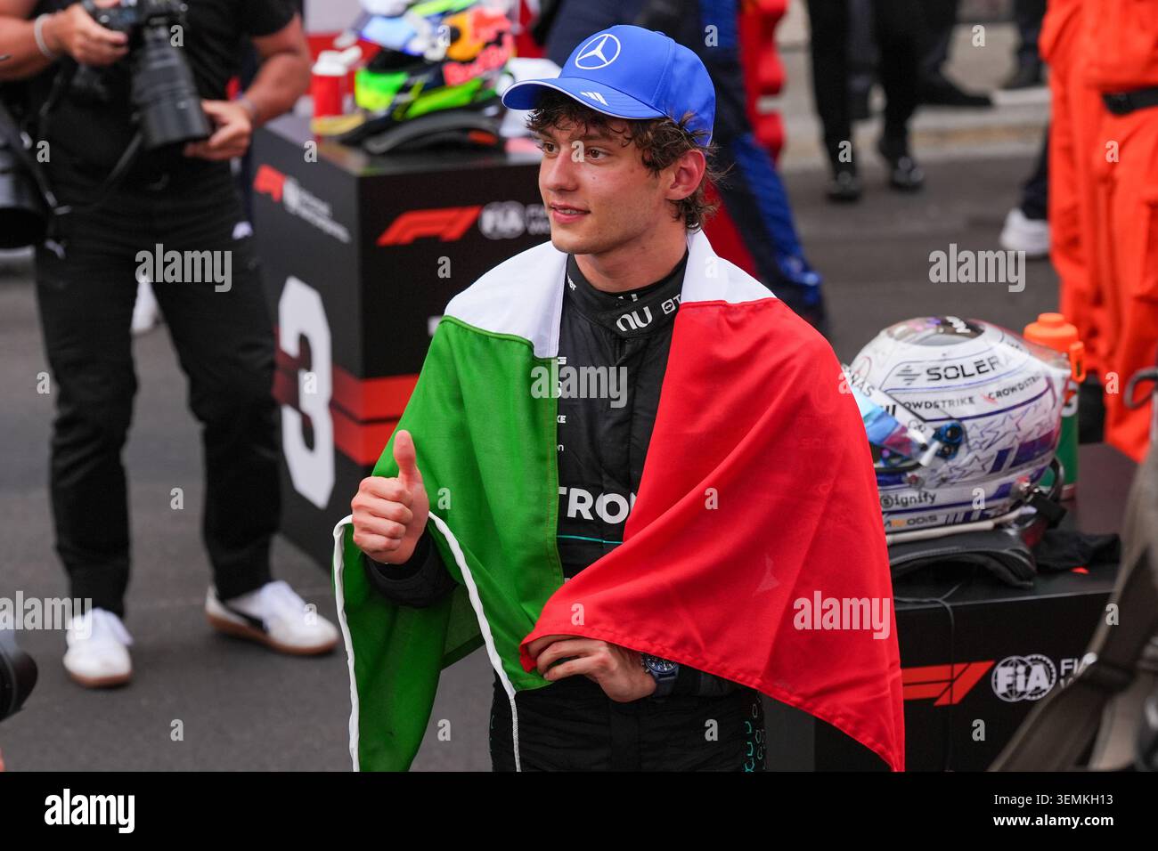 Montecarlo, Monaco. 7 giugno 2026. Andrea Kimi Antonelli celebra la vittoria, durante la Formula 1 Louis Vuitton Grand Prix de Monaco. Crediti: Alessio Morgese / Alamy live news Foto Stock