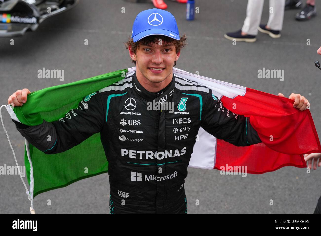 Montecarlo, Monaco. 7 giugno 2026. Andrea Kimi Antonelli celebra la vittoria, durante la Formula 1 Louis Vuitton Grand Prix de Monaco. Crediti: Alessio Morgese / Alamy live news Foto Stock
