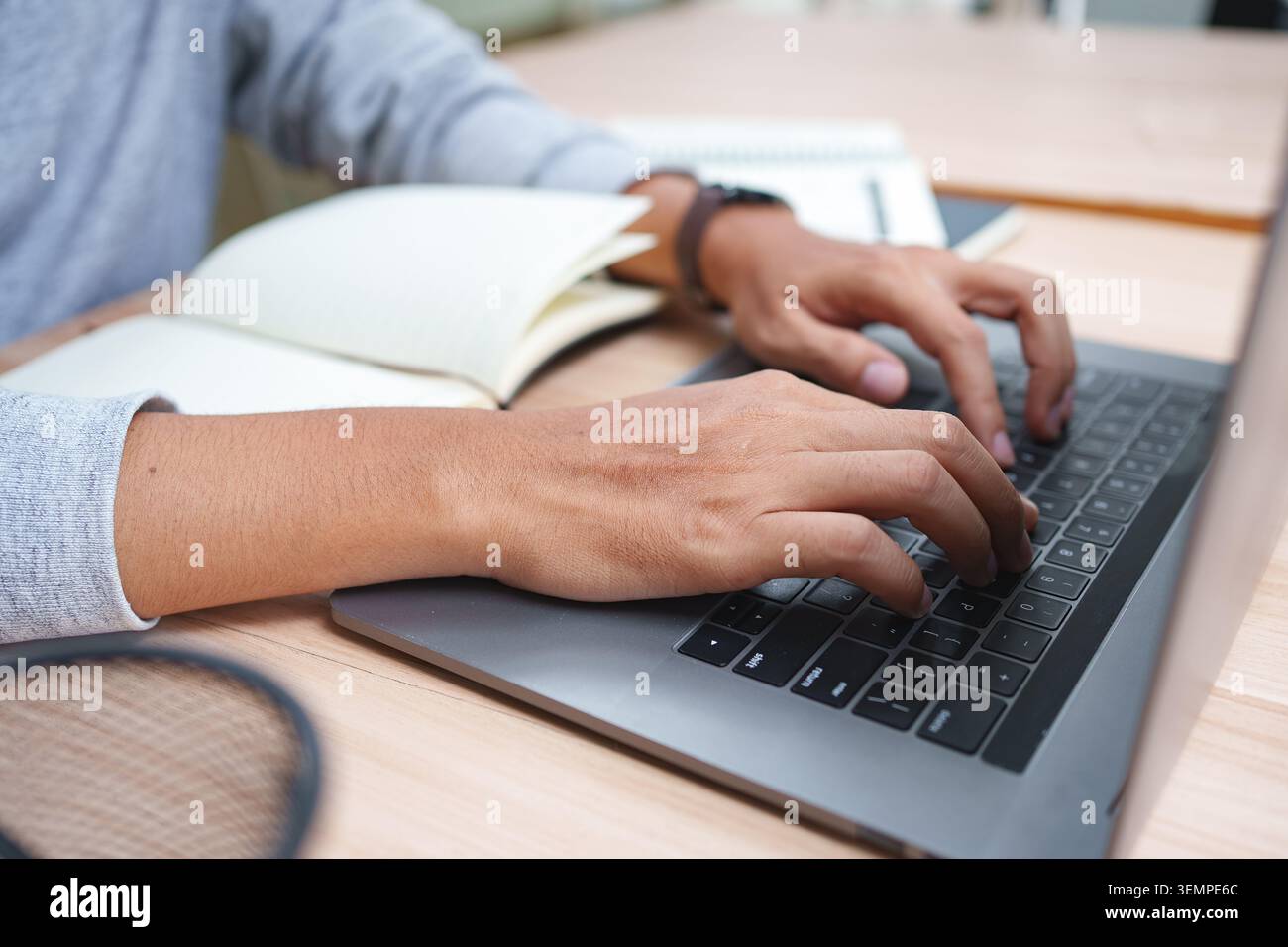 Note di studio sull'apprendimento online per le esercitazioni e le ricerche didattiche Foto Stock