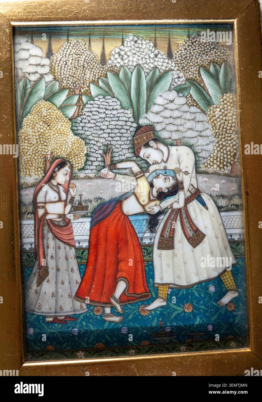 Miniatura d'avorio dipinta a mano in stile indiano vintage. 1981, India Foto Stock