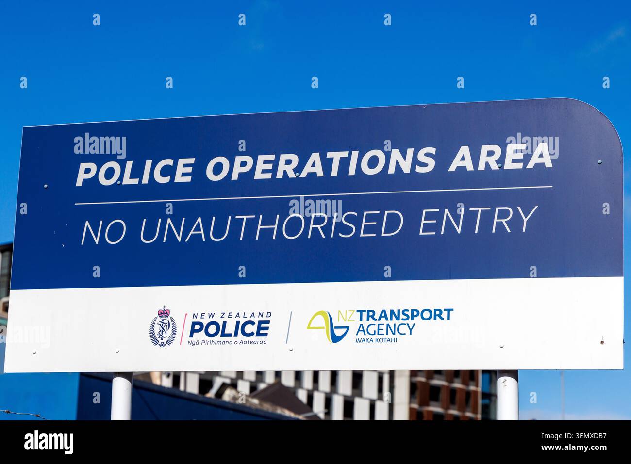 New Zealand Police Operations area No Unauthorized Entry Sign with NZ Transport Agency branding, Auckland Foto Stock