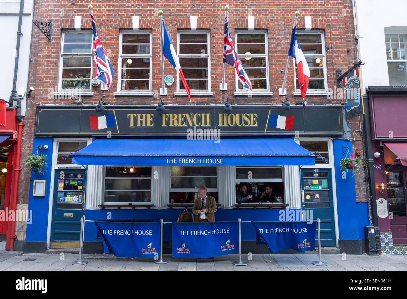 LONDRA, INGHILTERRA. 08-06-26. Il pub French House in prossimità di Brewer Street a Soho nel centro di Londra, Inghilterra. Foto: SMP News Foto Stock