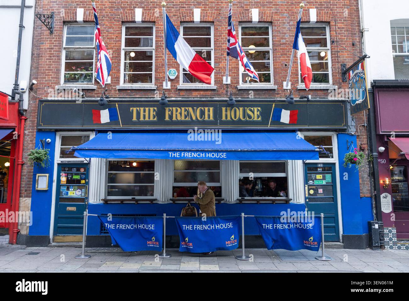 LONDRA, INGHILTERRA. 08-06-26. Il pub French House in prossimità di Brewer Street a Soho nel centro di Londra, Inghilterra. Foto: SMP News Foto Stock
