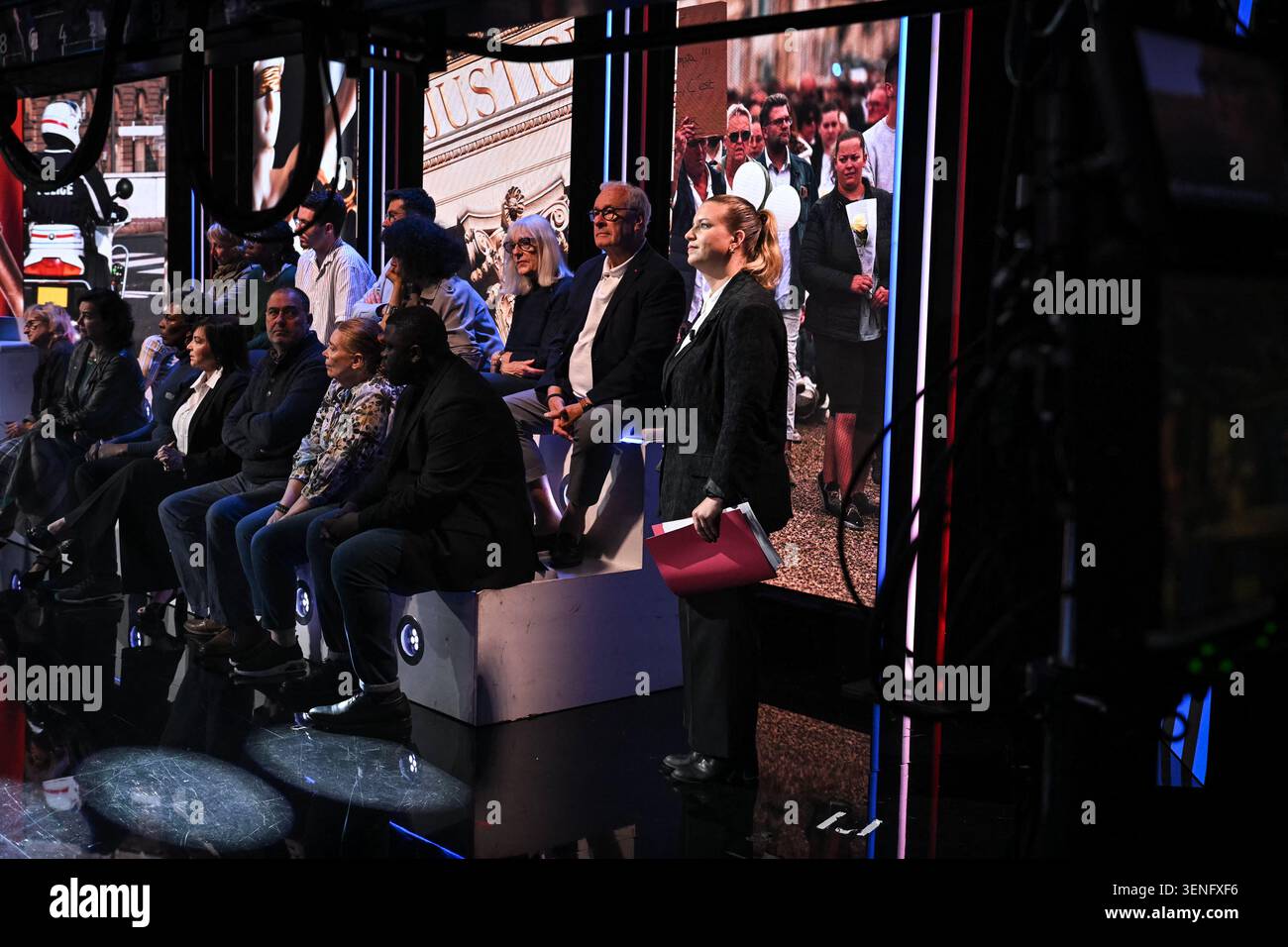 Parigi, Francia. 10 giugno 2026. Presidente de la France Insoumise - Nouveau Front Populaire gruppo parlamentare Mathilde Panot presente al News Special TV Show le Forum BFMTV - Autorite, giustizia: Quelles reponse au fiasco? A Parigi, in Francia, il 10 giugno 2026. Foto di Firas Abdullah/ABACAPRESS.COM credito: Abaca Press/Alamy Live News Foto Stock