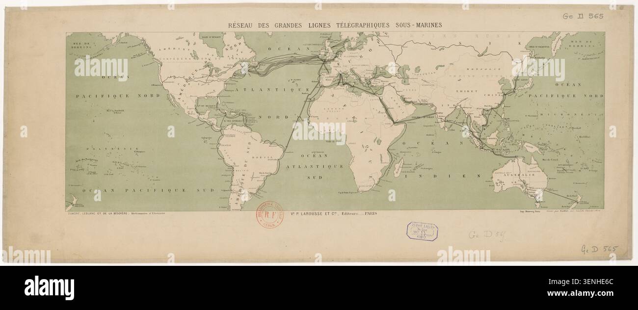 Una mappa del mondo incisa pubblicata nel 1887 traccia le principali linee telegrafiche sottomarine e incorpora rotte di navigazione, presentando collegamenti di comunicazione internazionali che collegavano continenti attraverso gli oceani durante la fine del XIX secolo. Foto Stock