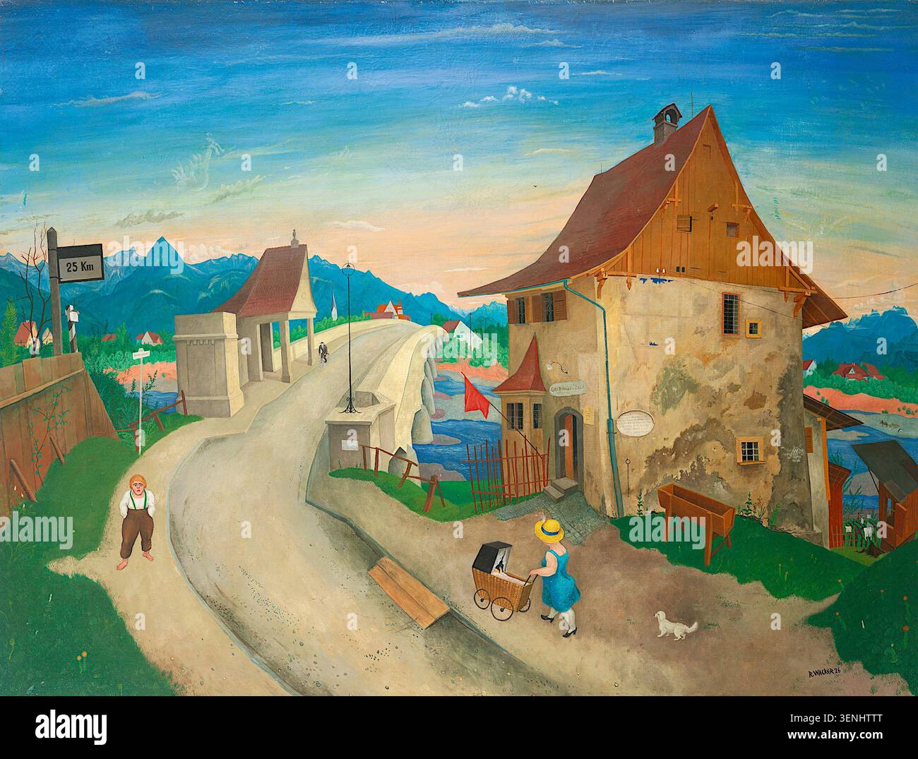 Rudolf Wacker (austriaco, 1893-1939) - Ponte sul fiume ACH, Bregenz - 1926 - il dipinto presenta una strada panoramica e curva del villaggio nella città natale di Wacker, Bregenz. Una donna che spinge una carrozza per bambini passa davanti a una vecchia dogana rustica e dai tetti alti, mentre un piccolo cane lo segue. La composizione utilizza angoli forzati e contorni nitidi tipici dello stile realista tedesco e austriaco del dopoguerra. Foto Stock