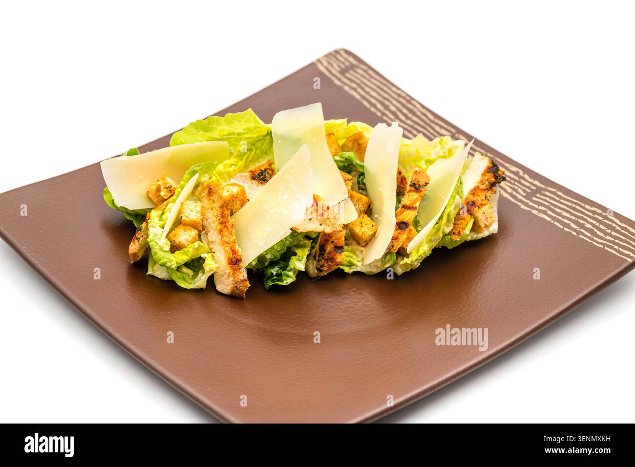 Caesar Salad con pollo alla griglia, parmigiano e lattuga Foto Stock