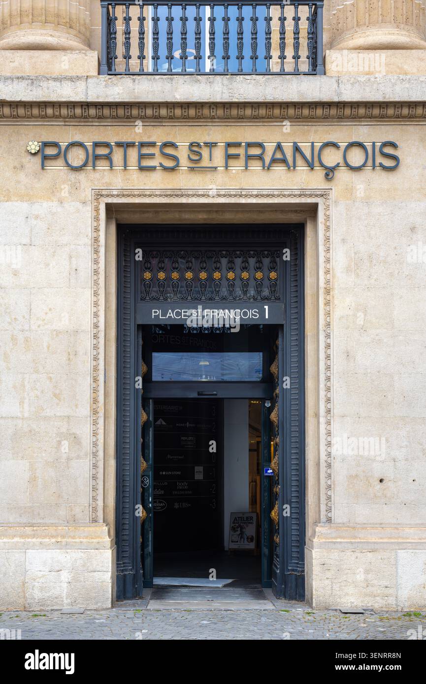 Losanna, Svizzera - 4 giugno 2026: Il Portes St. Francois, noto anche come Les Portes de Saint-Francois, è un elegante centro commerciale multilivello Foto Stock